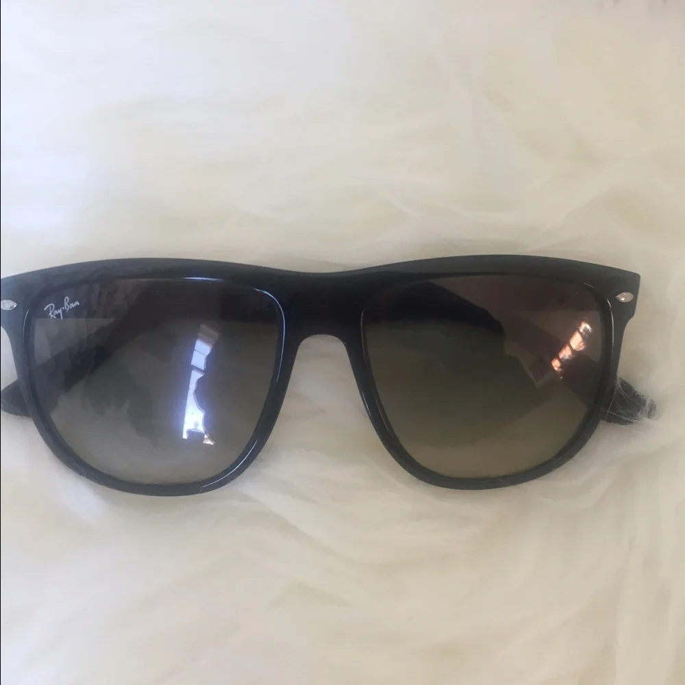 Authentic boyfriend Raybans